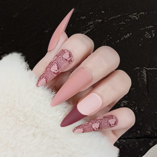 Pink manicure snake pattern nail patch removable fake nails