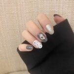 short rounded silver glitter grey white combo french fake nail