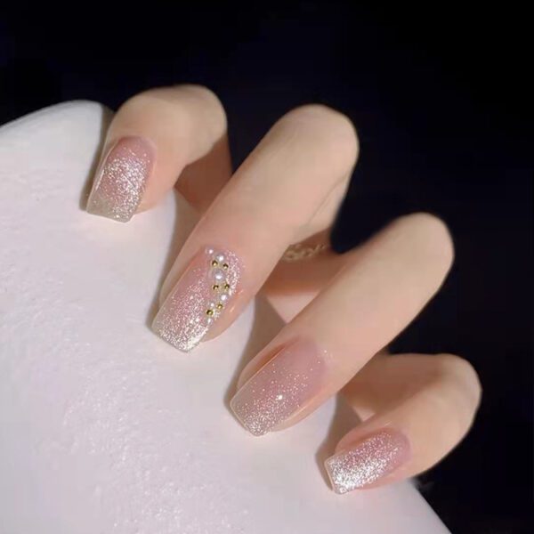Shaking Pink explosion style wearing nail design