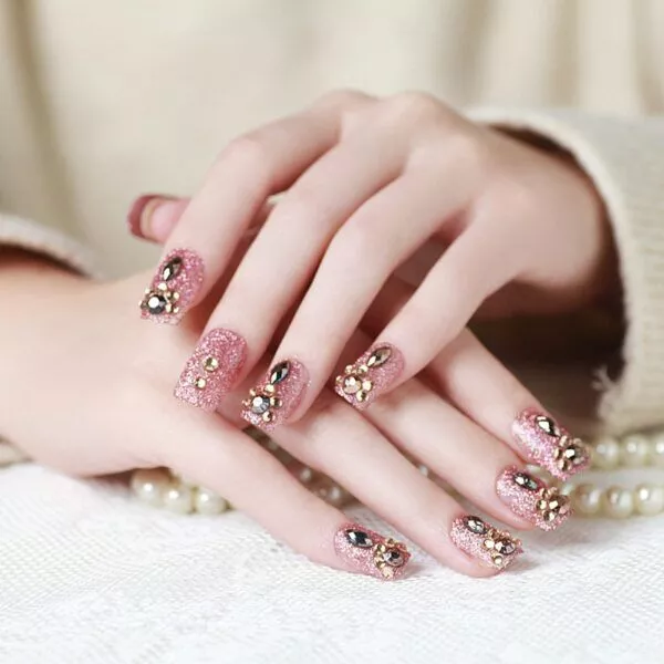 Nail Art Service For Women at best price in Delhi | ID: 23647426512